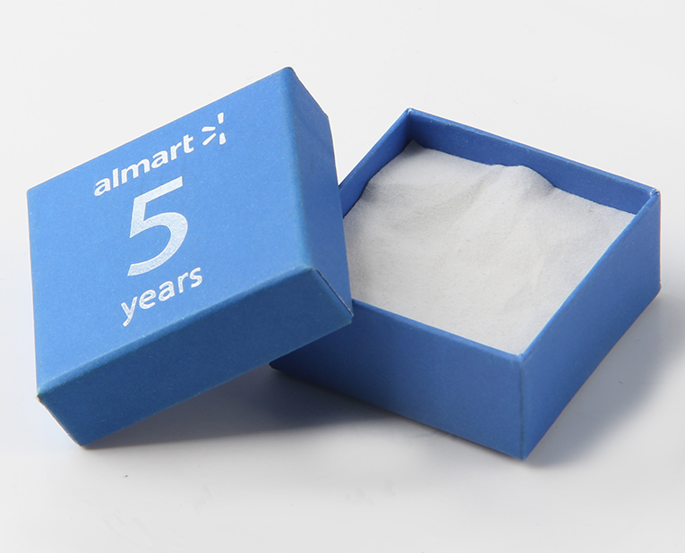 耳環(huán)的包裝盒如果在訂做時(shí)使用快速固著的油墨，效率1倍以上！