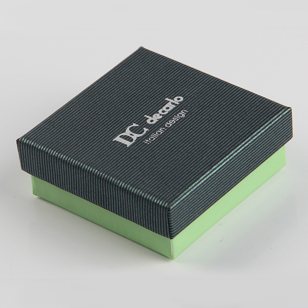 珠寶精裝盒定做最大的內(nèi)托勁敵居然是異味！