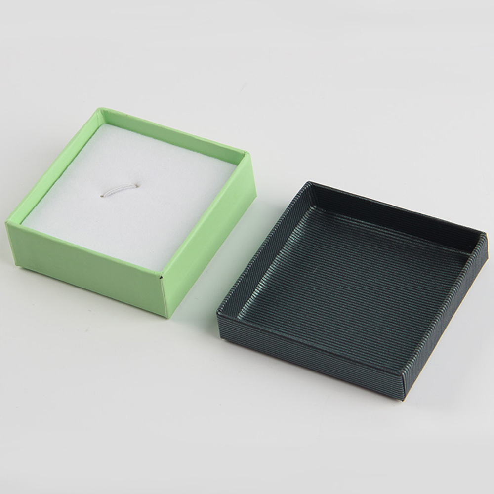 珠寶精裝盒定做最大的內(nèi)托勁敵居然是異味！