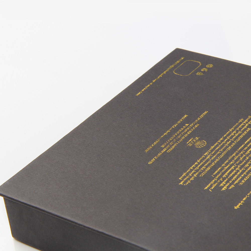 訂做電子煙包裝盒的高風(fēng)險(xiǎn)工藝之雙面燙印 訂做電子煙包裝盒的高風(fēng)險(xiǎn)工藝之雙面燙印