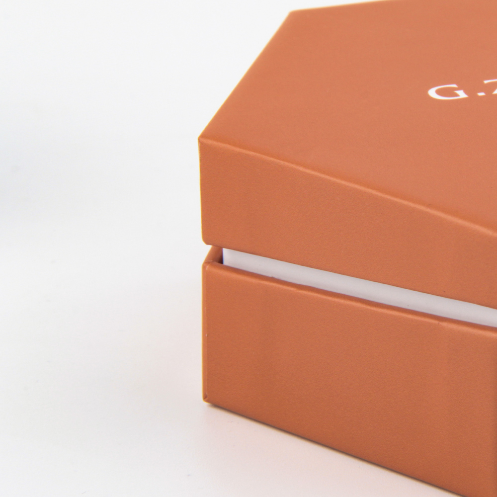 六角形珠寶首飾盒對比傳統(tǒng)抽屜盒優(yōu)勢有什么？